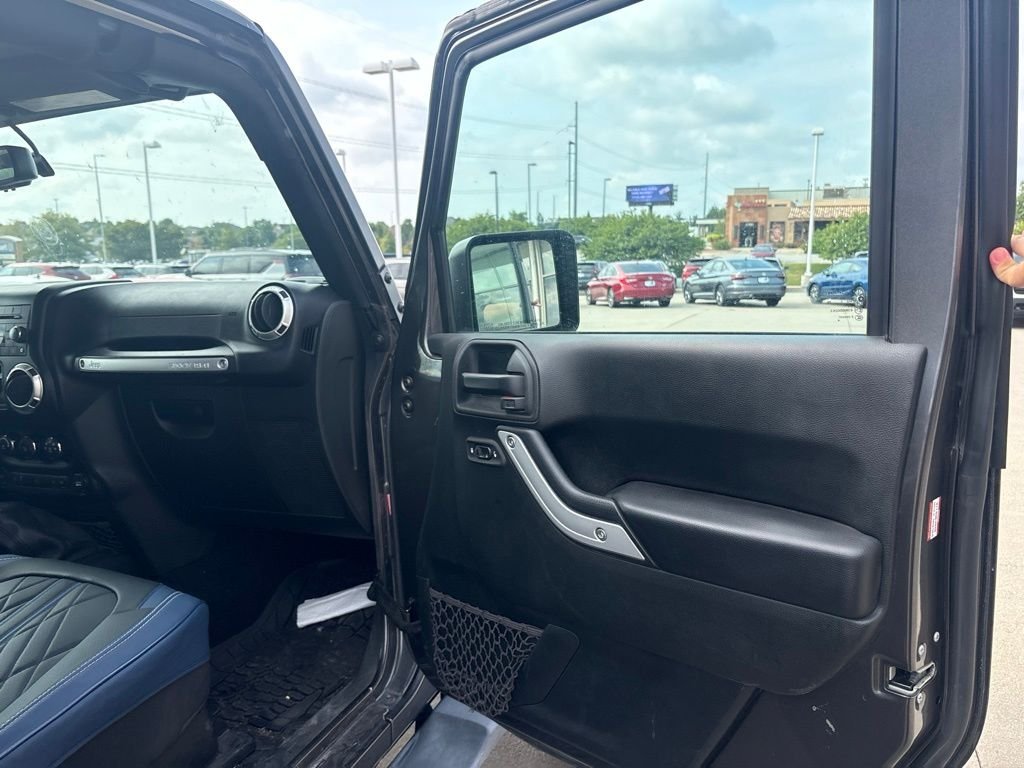 Used 2017 Granite Crystal Metallic Clearcoat Jeep Sahara image 20