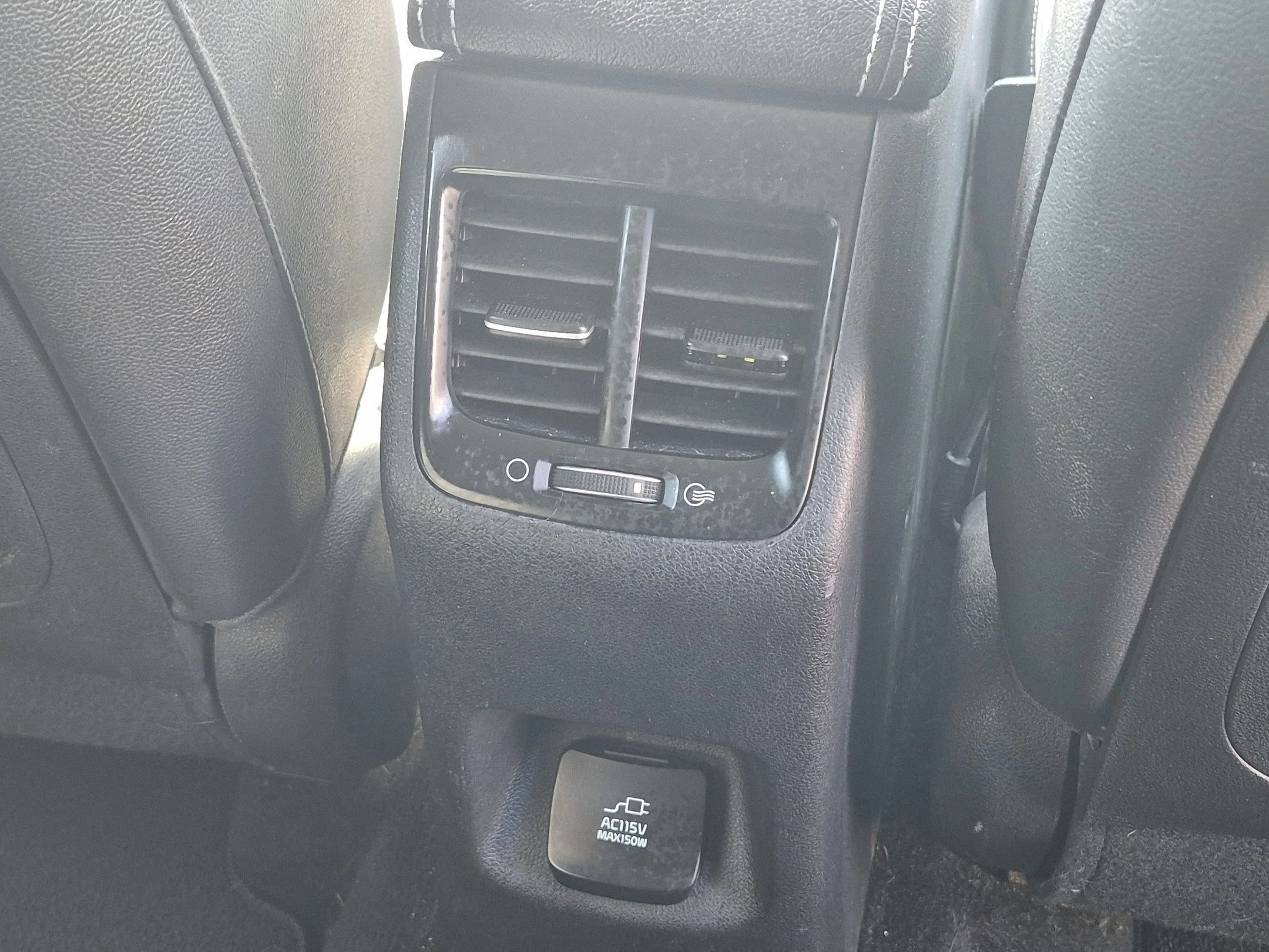 Used 2018 Silky Silver Kia Touring image 29