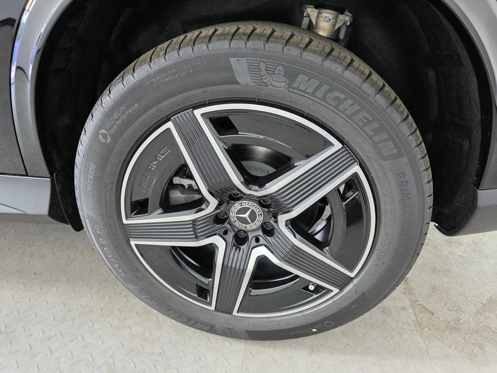 New 2026 Black Mercedes-Benz GLC 300 image 32