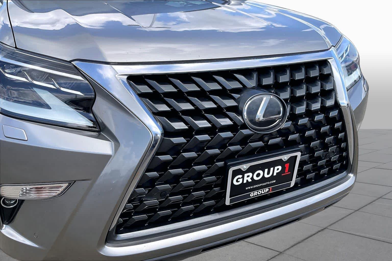 Used 2021 Atomic Silver Lexus Luxury image 27