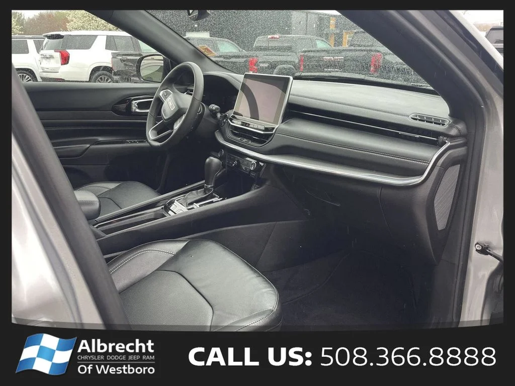 Used 2023 Silver Jeep Limited image 19