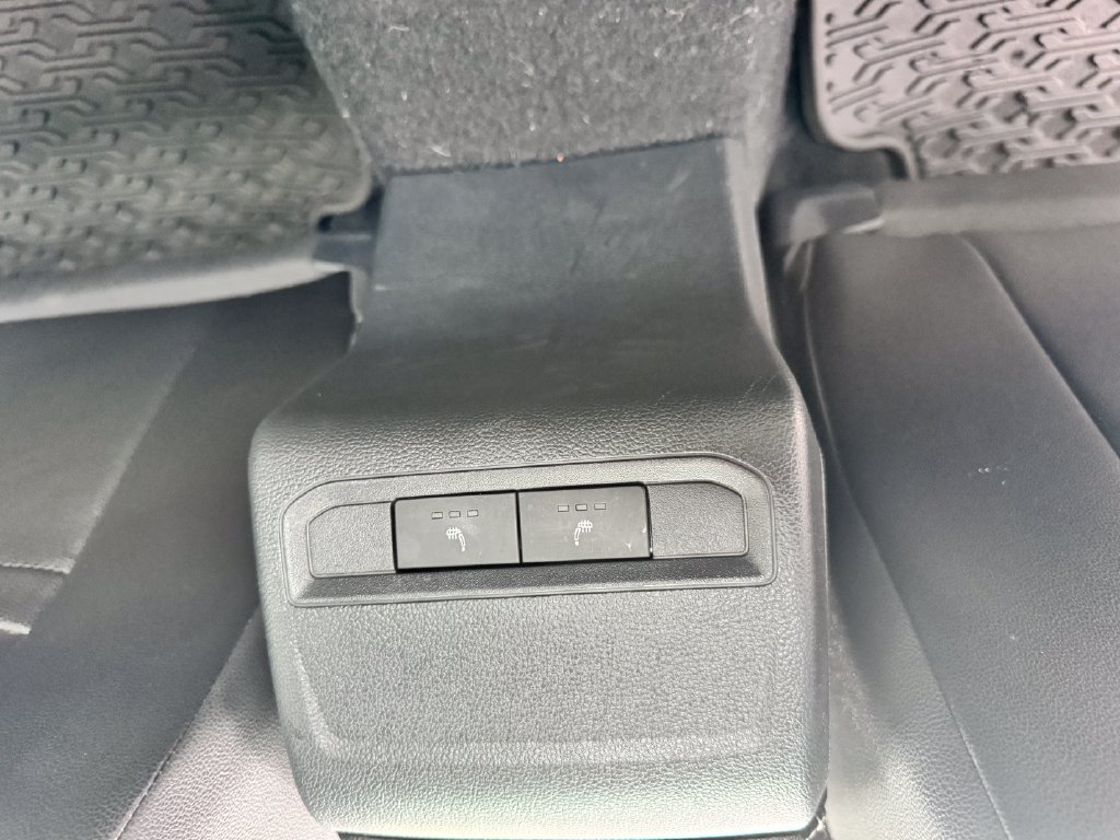 Used 2021 White Volkswagen R-Line image 18