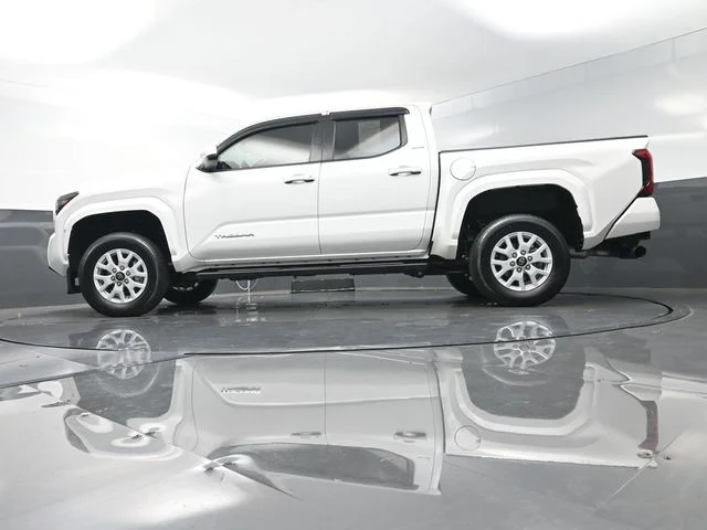Used 2024 White Toyota SR5 image 33