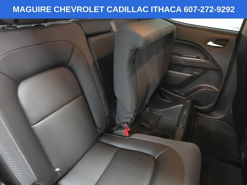 Used 2022 White GMC AT4 w/Leather image 16