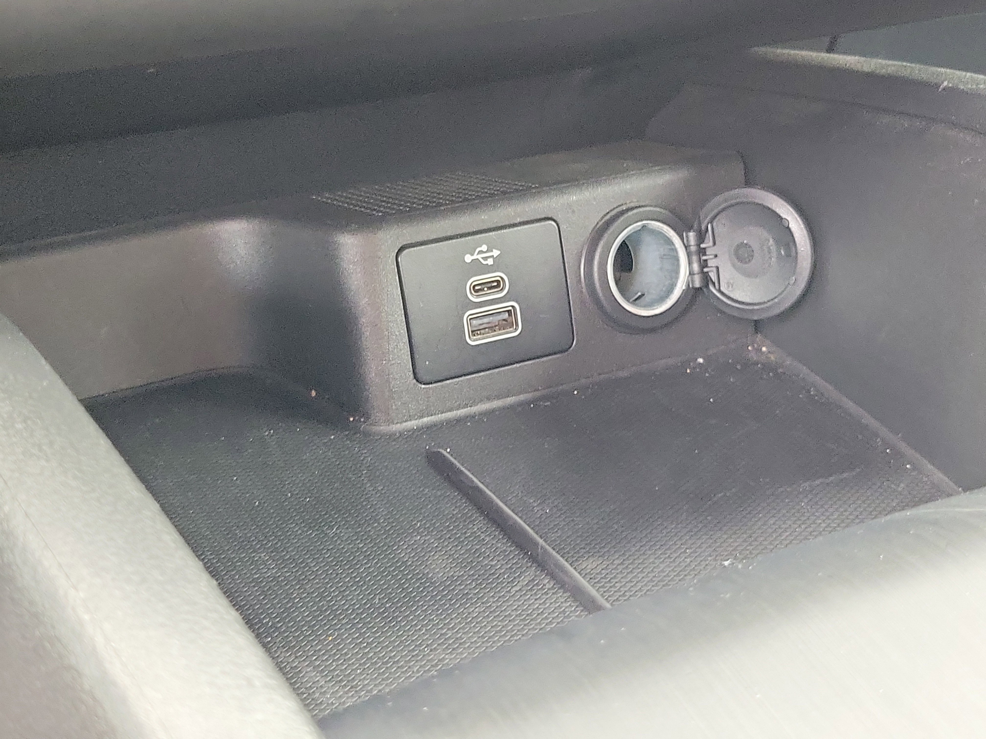Used 2025 Black Metallic Ford ST-Line image 25