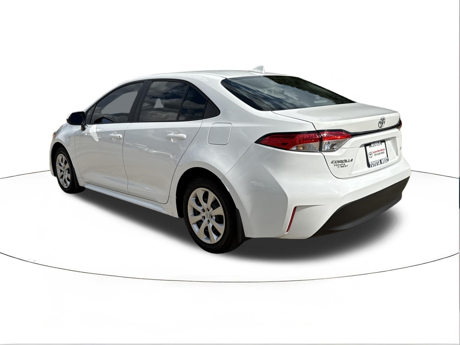 Used 2025 Ice Cap Toyota LE image 5