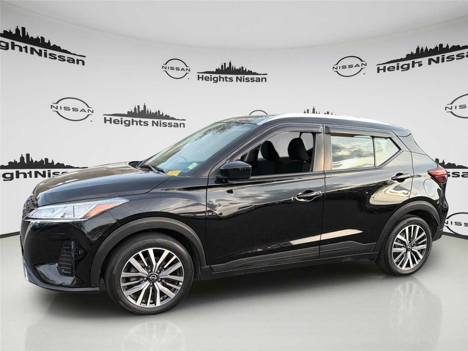 2022 Nissan Kicks SV