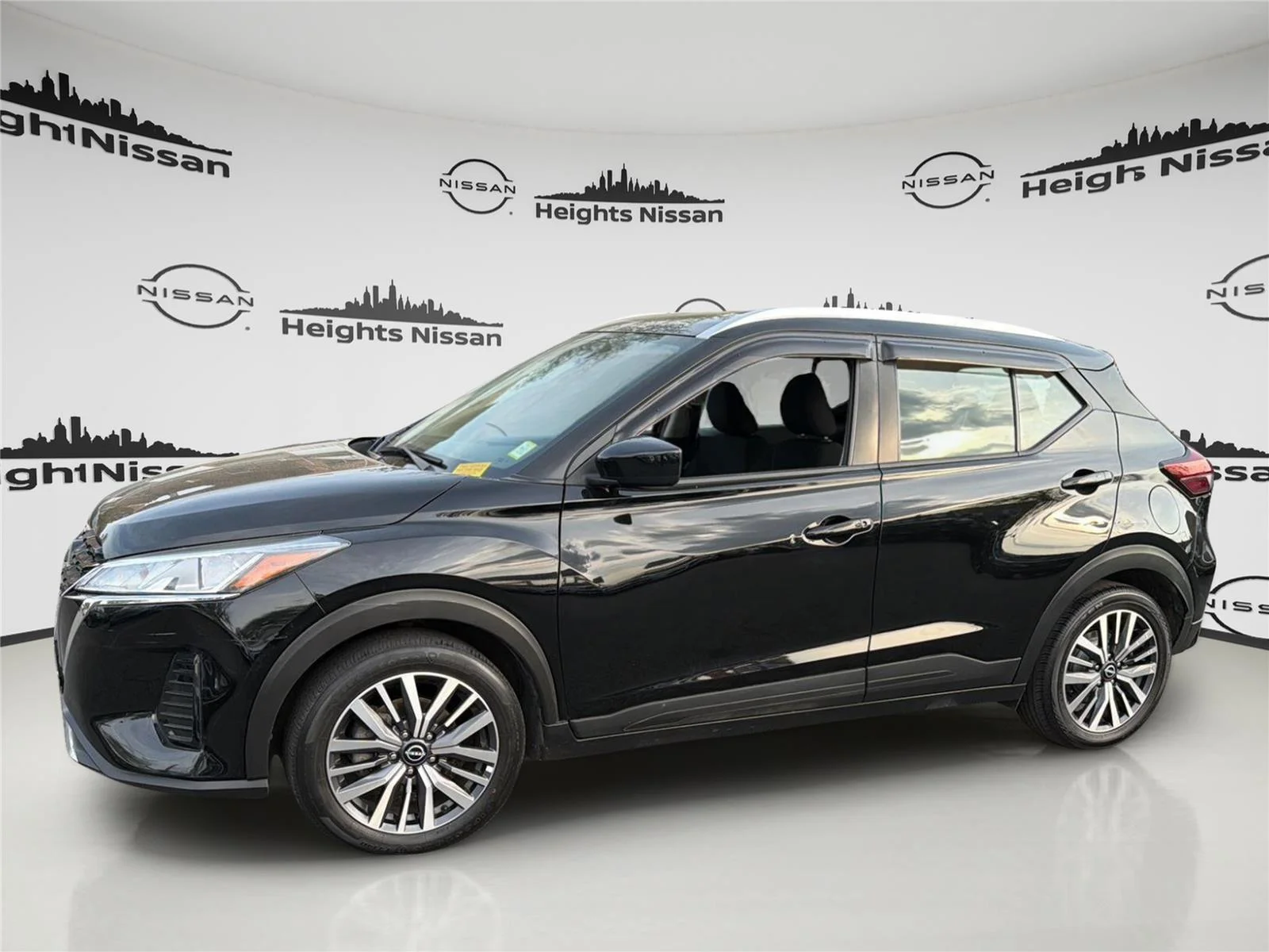 2022 Nissan Kicks SV
