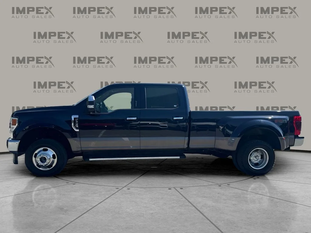Used 2022 Blue Ford Lariat image 2