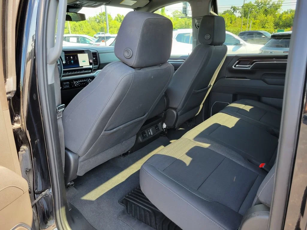 Used 2025 Black Chevrolet LT image 13