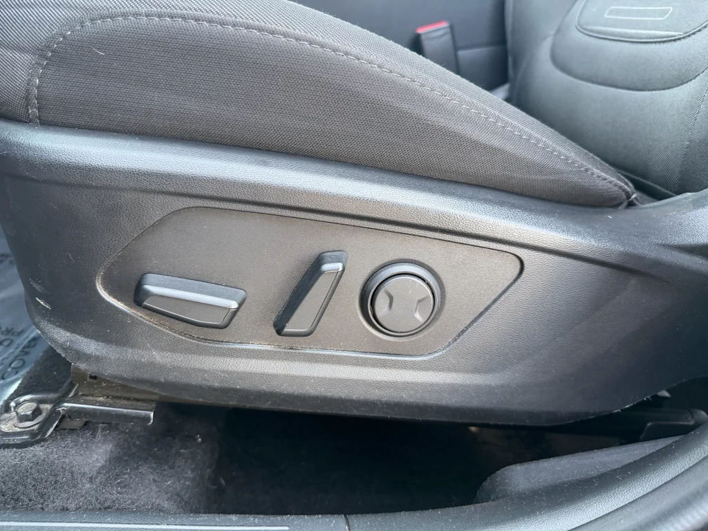 Used 2023 Phantom Black Hyundai SEL image 10
