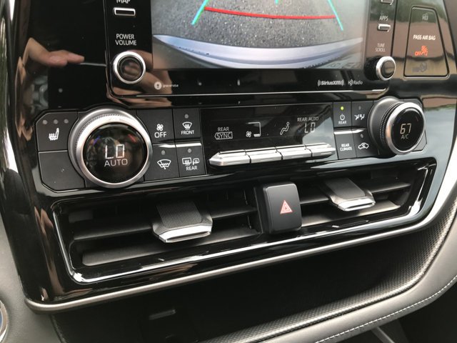 Used 2022 Celestial Silver Metallic Toyota Hybrid XLE image 23