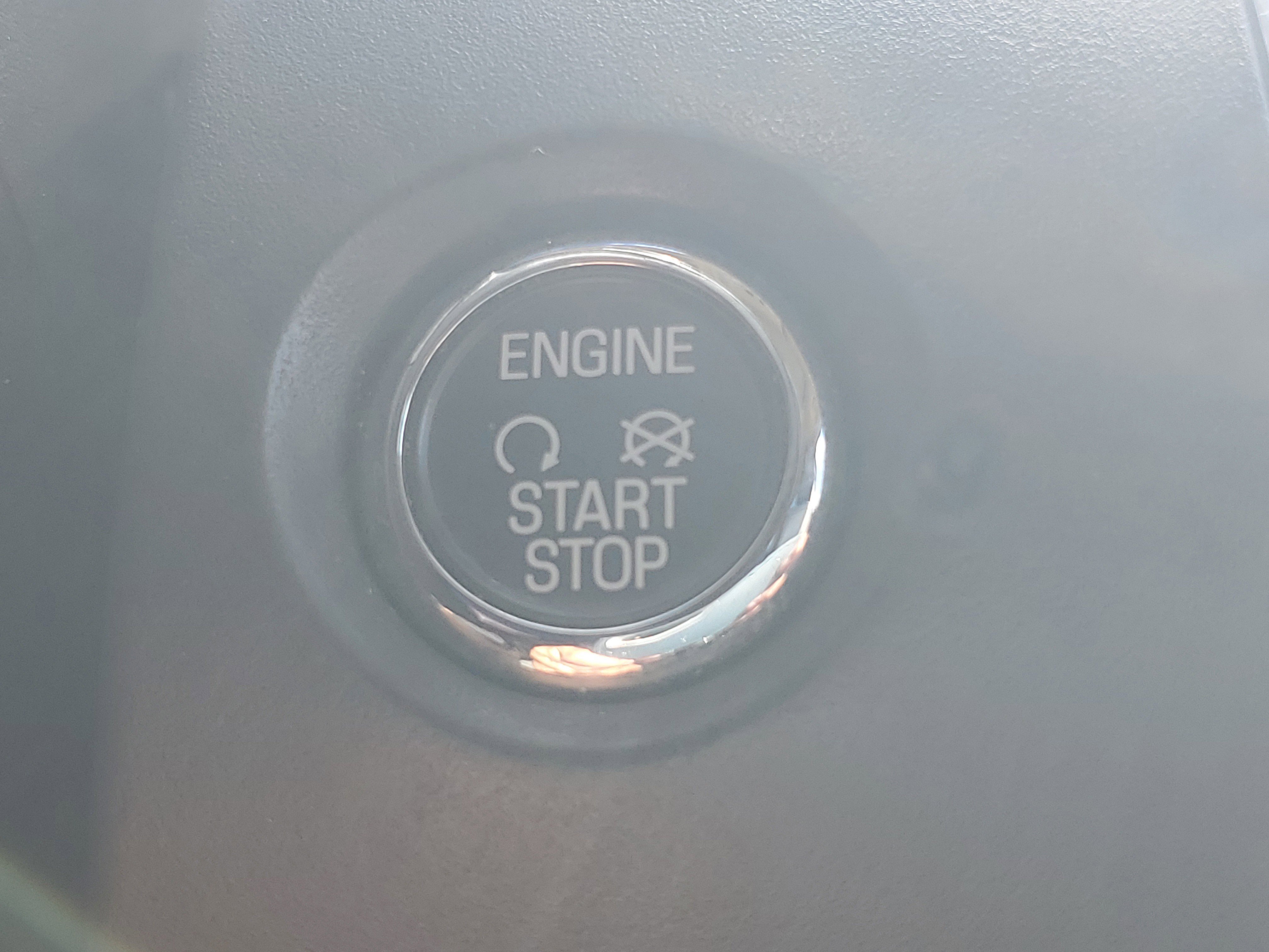 Used 2019 Oxford White Ford SEL image 27