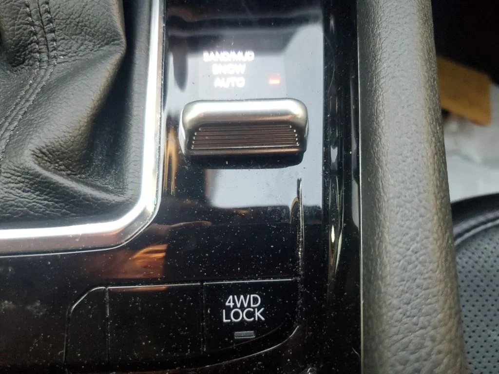 Used 2023 Silver Jeep Limited image 26