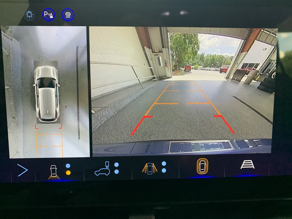 2027 Chevrolet Equinox RS - Photo 24