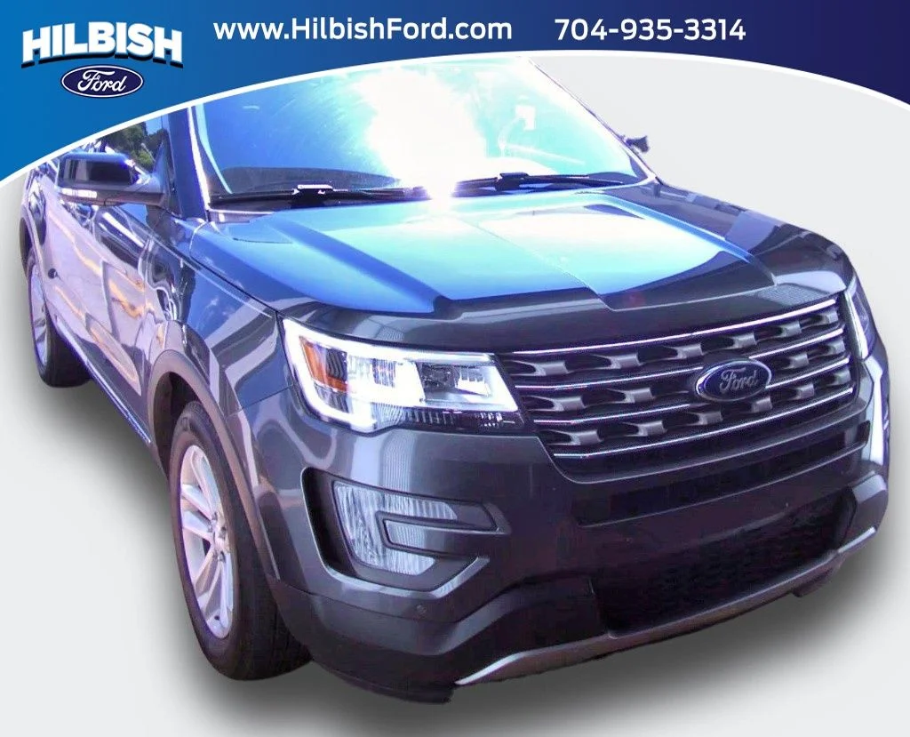 Used 2017 Gray Ford XLT image 1