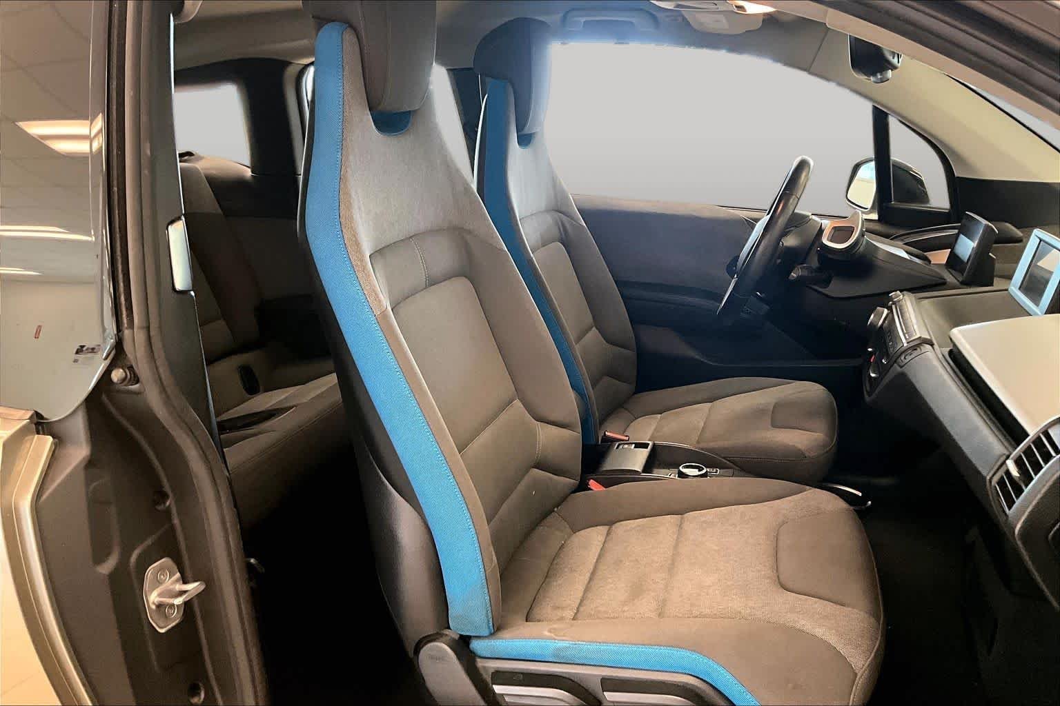 Used 2017 Platinum Silver w/BMW i Frozen Blue Accent BMW  image 8