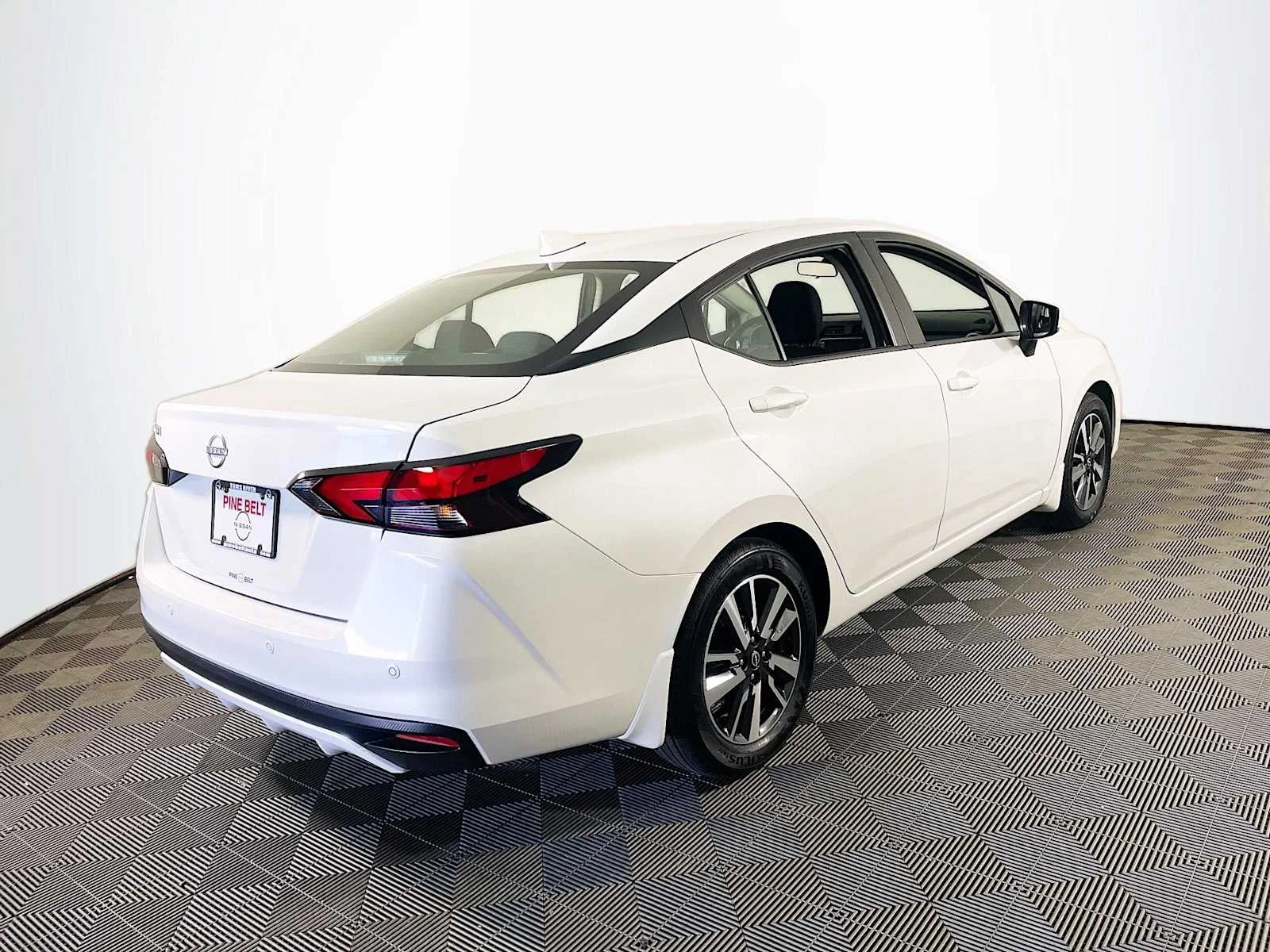 Used 2025 Aspen White Tricoat Nissan SV image 4
