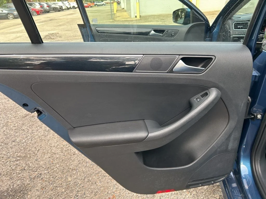 Used 2016 Blue Volkswagen 1.8T SEL image 22