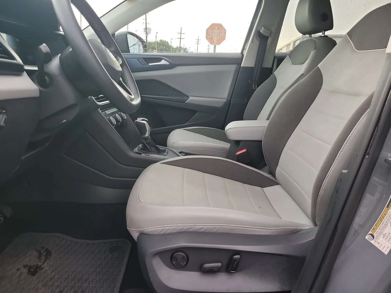 Used 2023 Gray Volkswagen 1.5T SE image 15