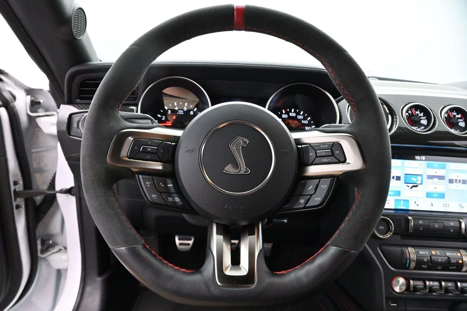 Used 2019 White Ford Shelby GT350 image 18