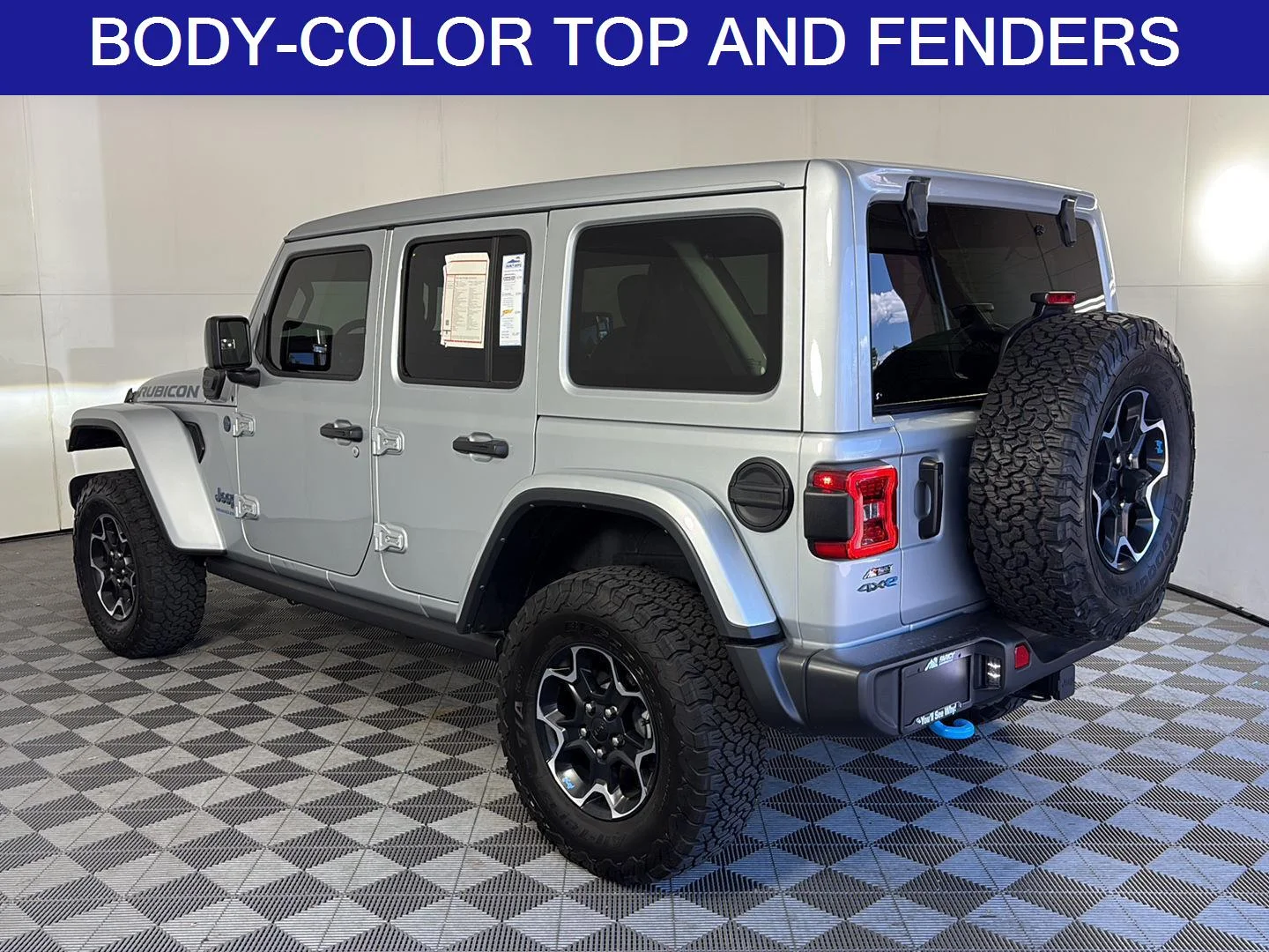 Used 2023 Silver Zynith Clearcoat Jeep Rubicon image 7
