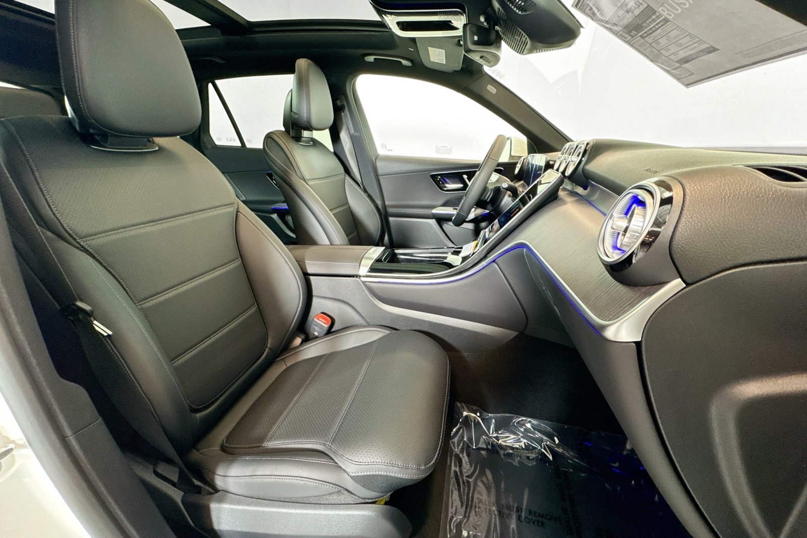 New 2026 Polar White Mercedes-Benz GLC 300 image 26