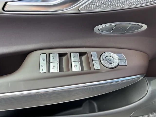 Used 2025 Gray Genesis 2.5T image 23