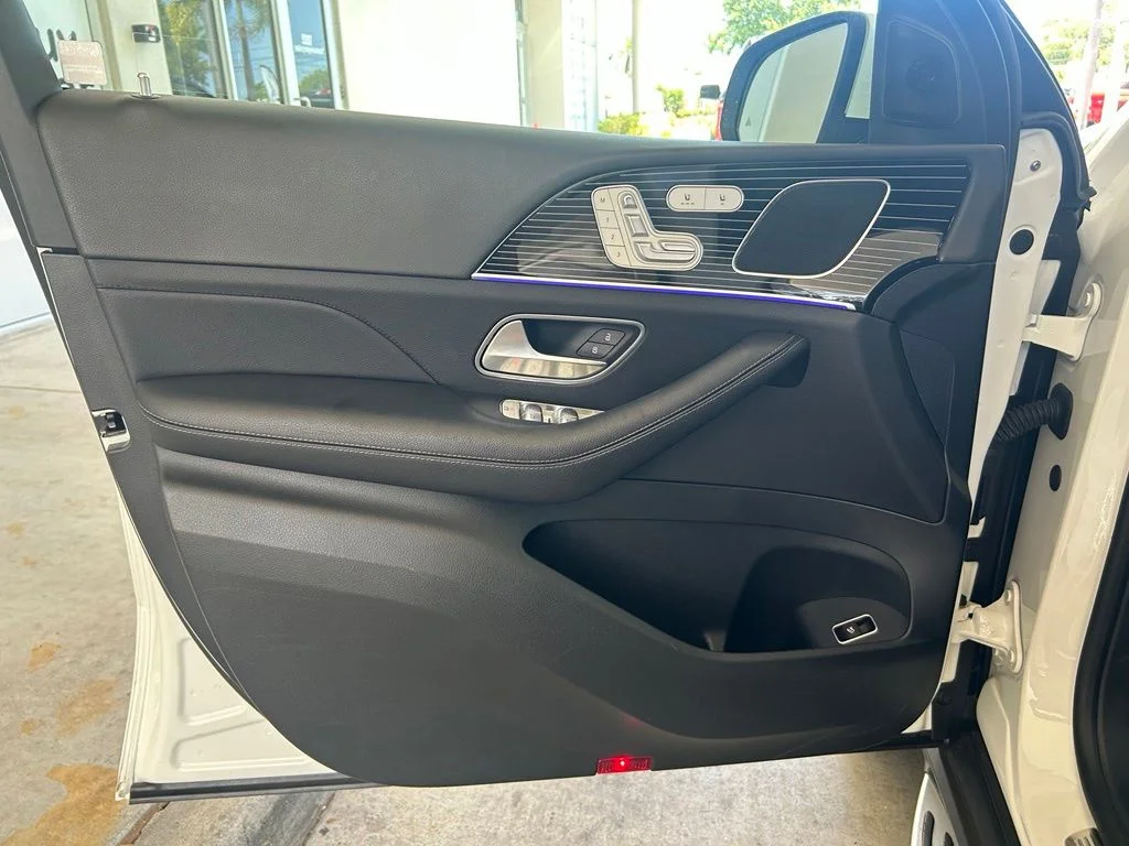 Used 2025 White Mercedes-Benz GLE 450 image 39