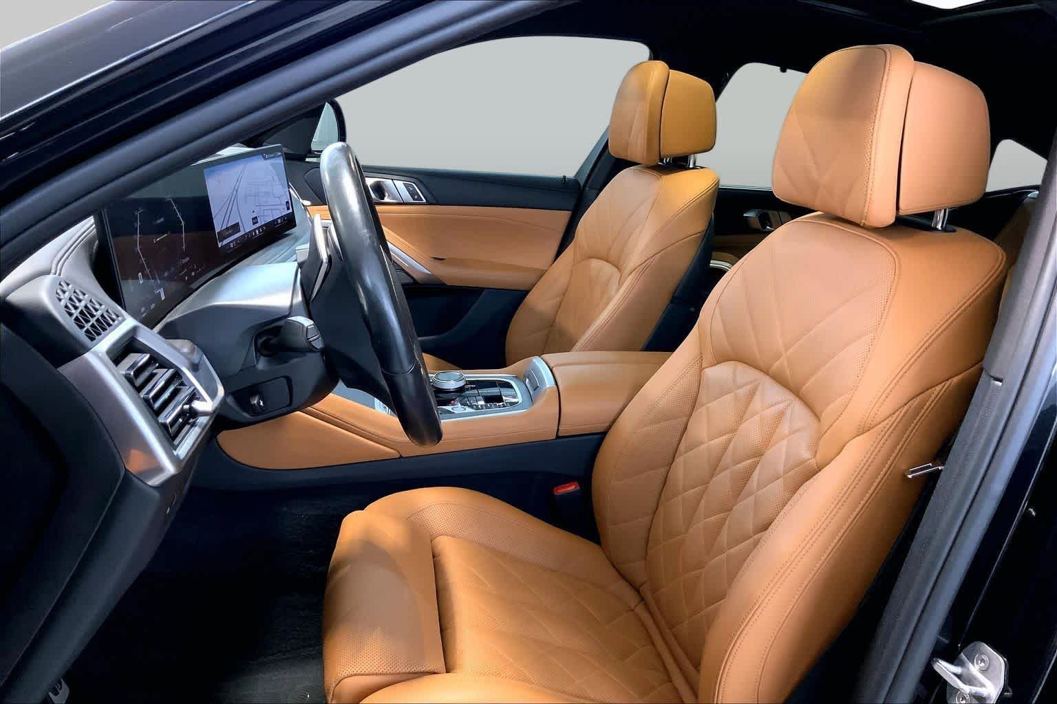 Used 2024 Black Sapphire Metallic BMW M60i image 7