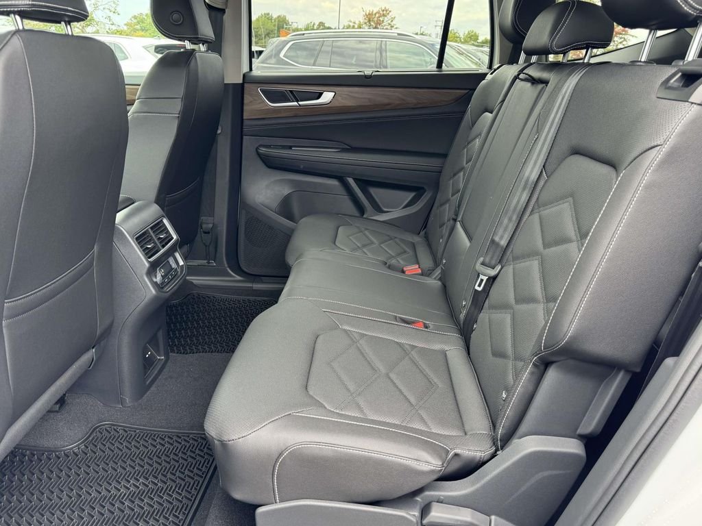 2026 Volkswagen Atlas SE w/Tech - Photo 15