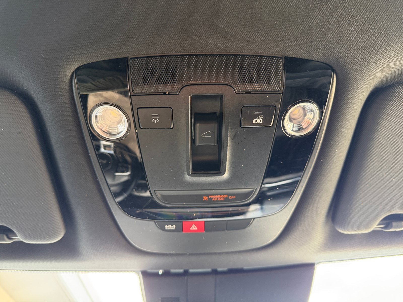 Used 2024 Wolf Gray Kia X-Line image 28