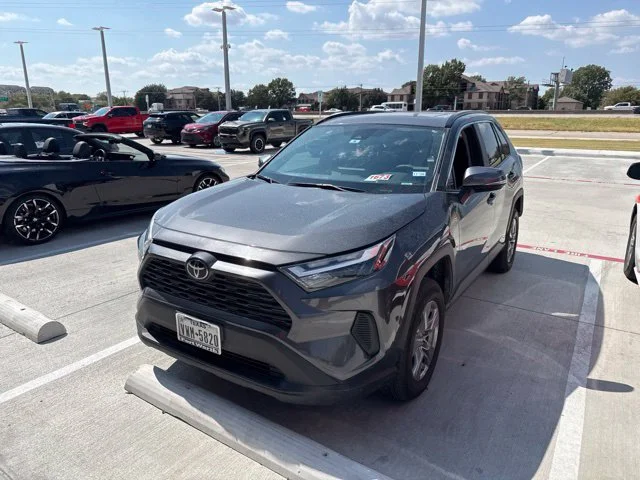 Used 2024  Toyota XLE image 1
