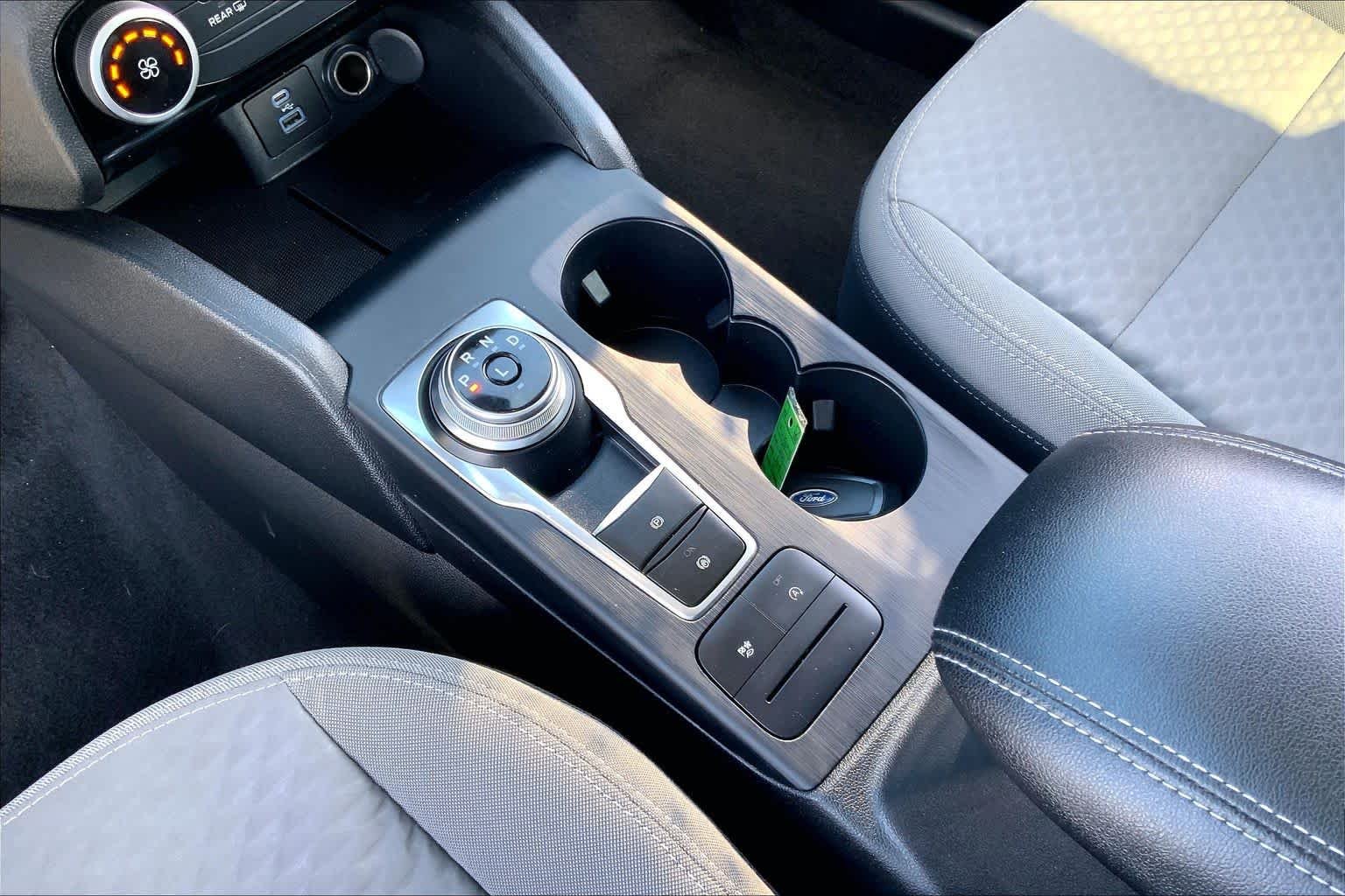 Certified Used 2021 Oxford White Ford SE image 15