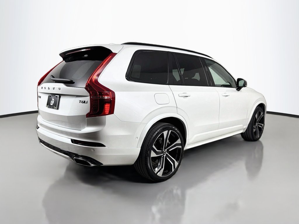Used 2021 White Volvo T6 R-Design image 5