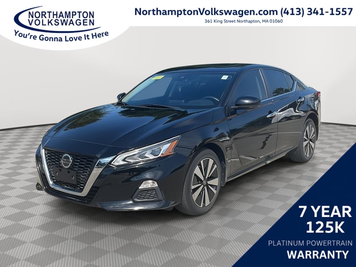 Used 2022 Super Black Nissan 2.5 SV image 1