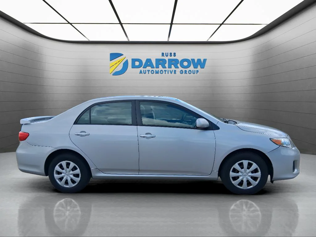 Used 2011 Silver Toyota LE image 6