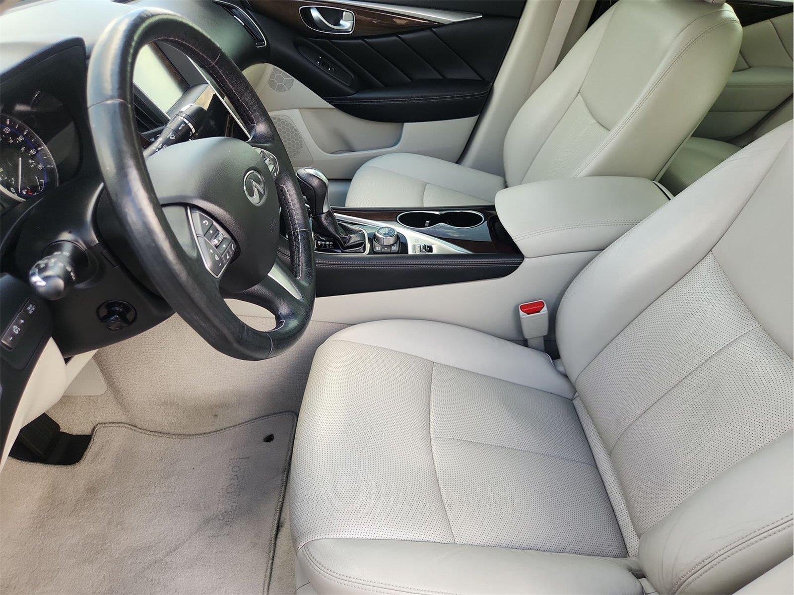 2016 INFINITI Q50 Premium - Photo 24