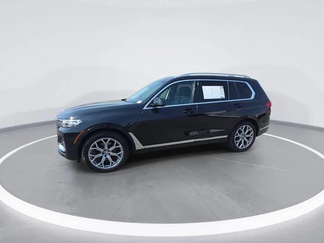 Used 2021 Black BMW xDrive40i image 4