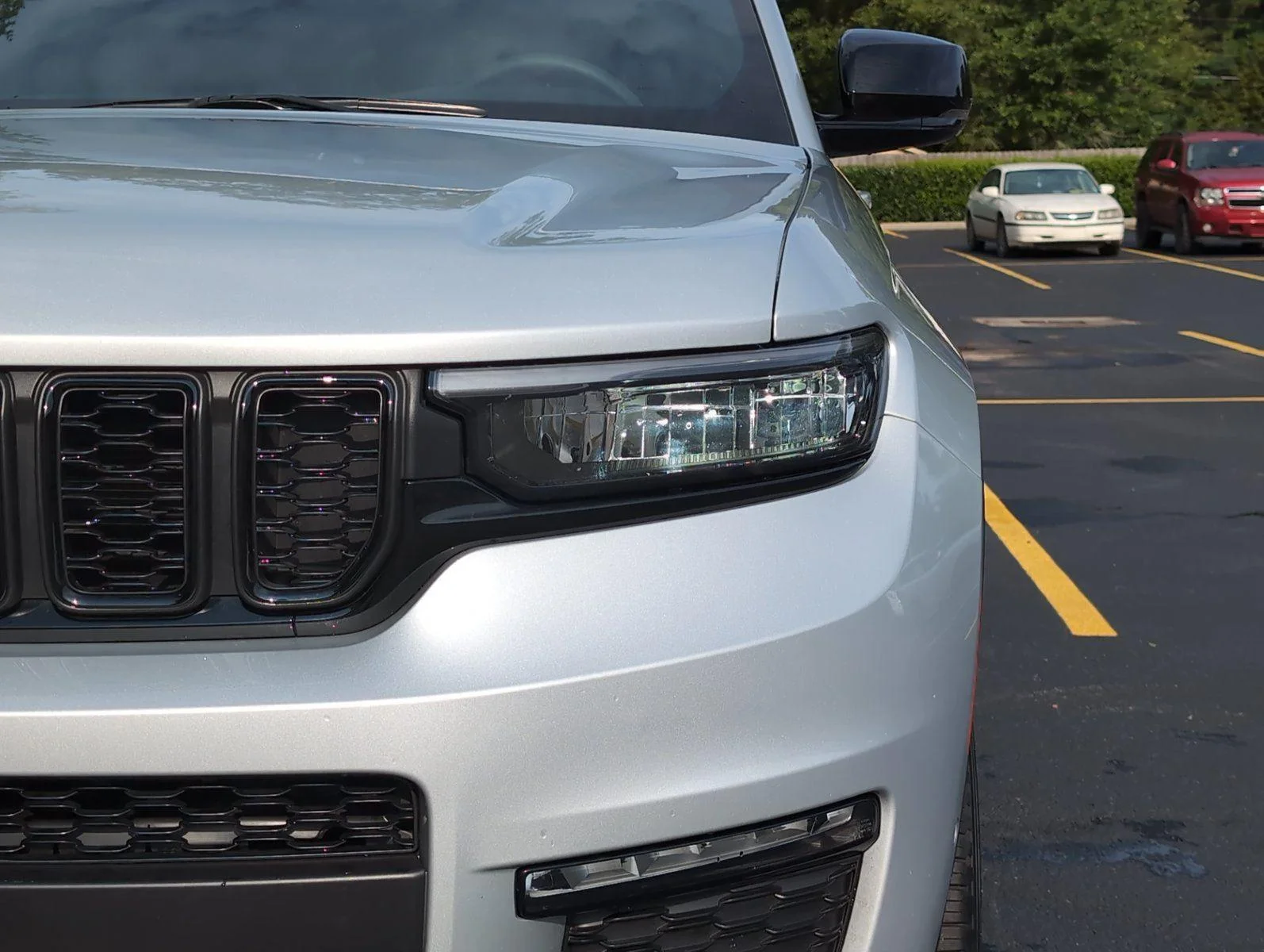 Used 2025 Silver Zynith Jeep Limited image 12