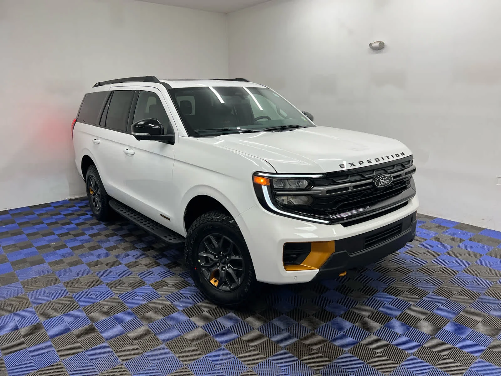 New 2026 Star White Metallic Tri-Coat Ford Tremor image 35