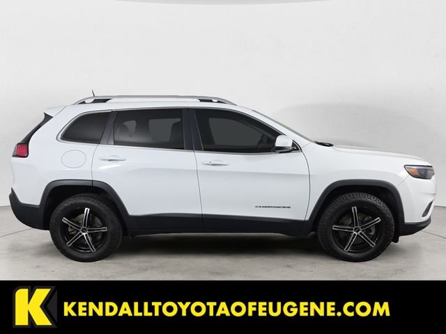 Used 2019 White Jeep Latitude Plus image 4