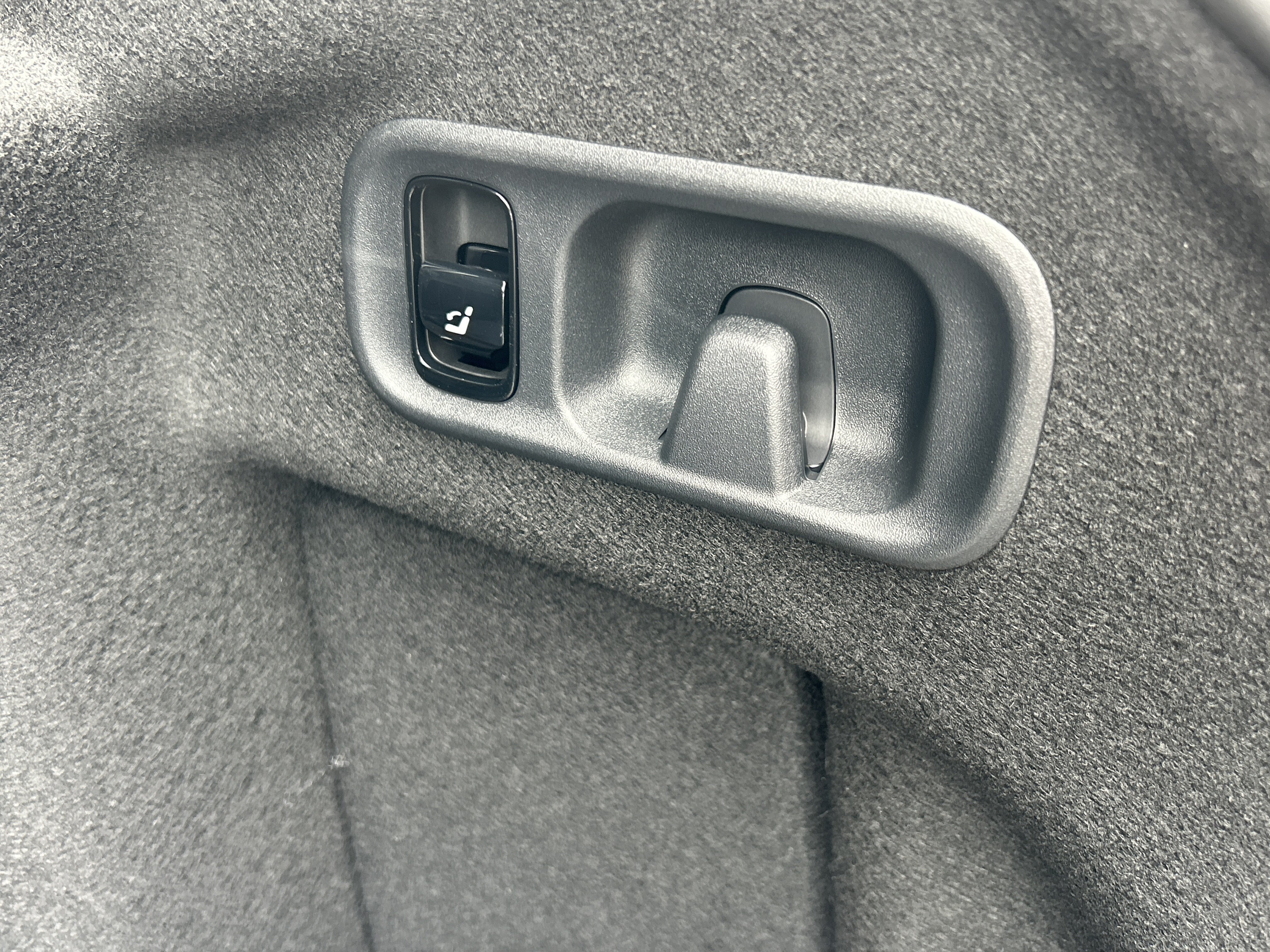 New 2026 Twilight Blue Metallic Mercedes-Benz C 300 4MATIC® Sedan image 11