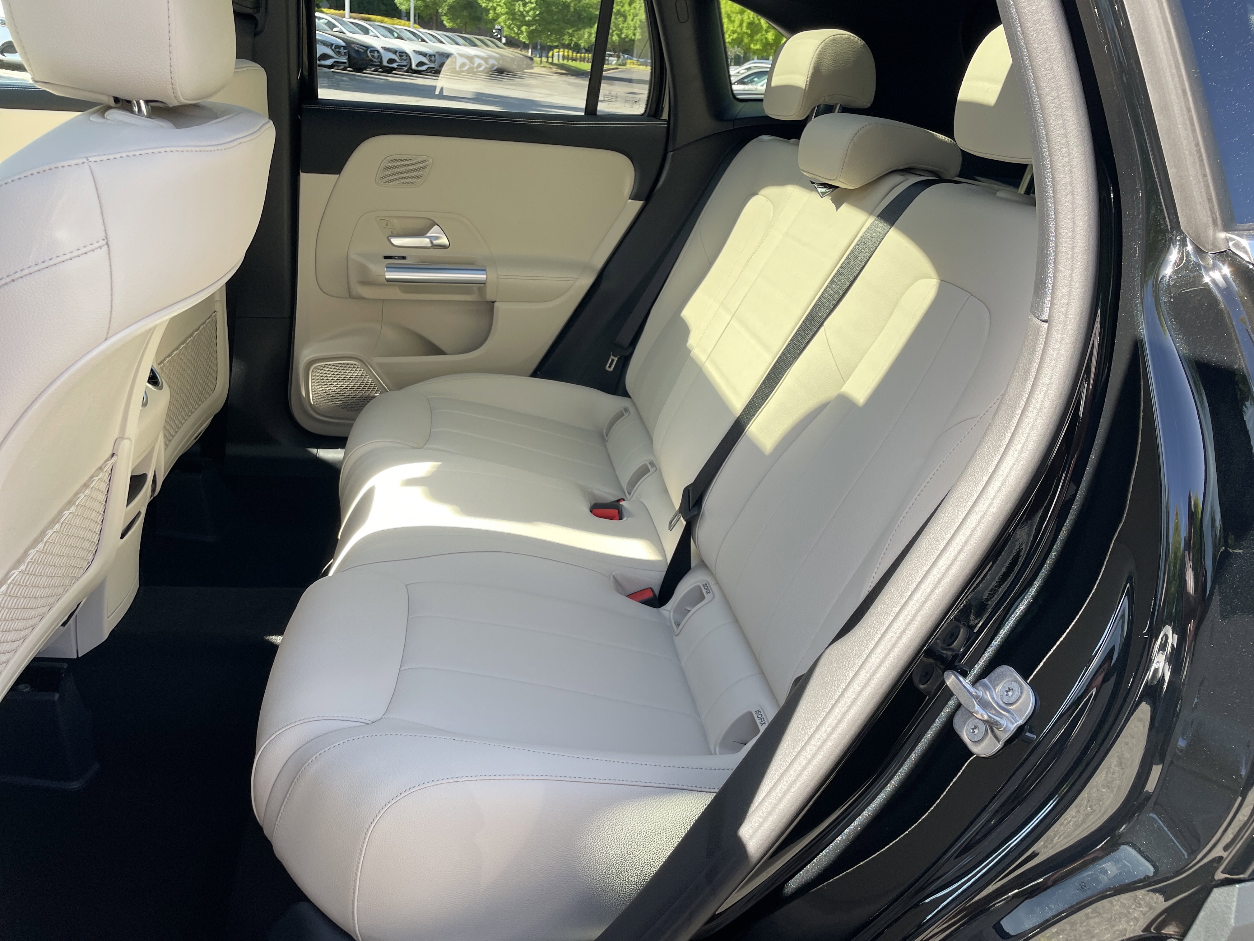 New 2026 Cosmos Black Metallic Mercedes-Benz GLA 250 SUV image 36