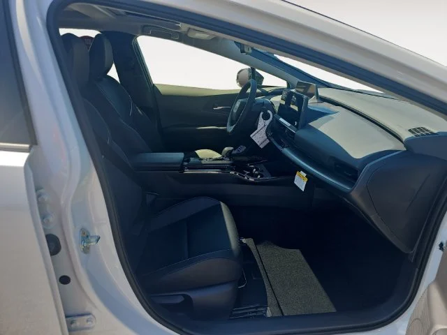 New 2027 Wind Chill Pearl Toyota XLE image 13