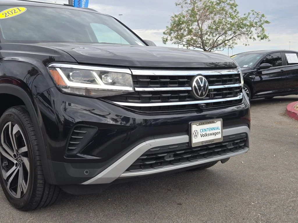 Used 2021 Black Volkswagen SEL Premium image 7