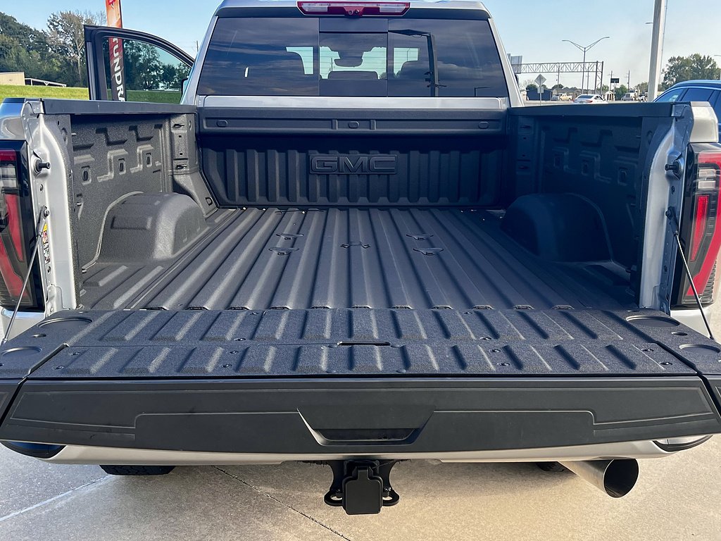 Used 2026 Sterling Metallic GMC AT4 image 7