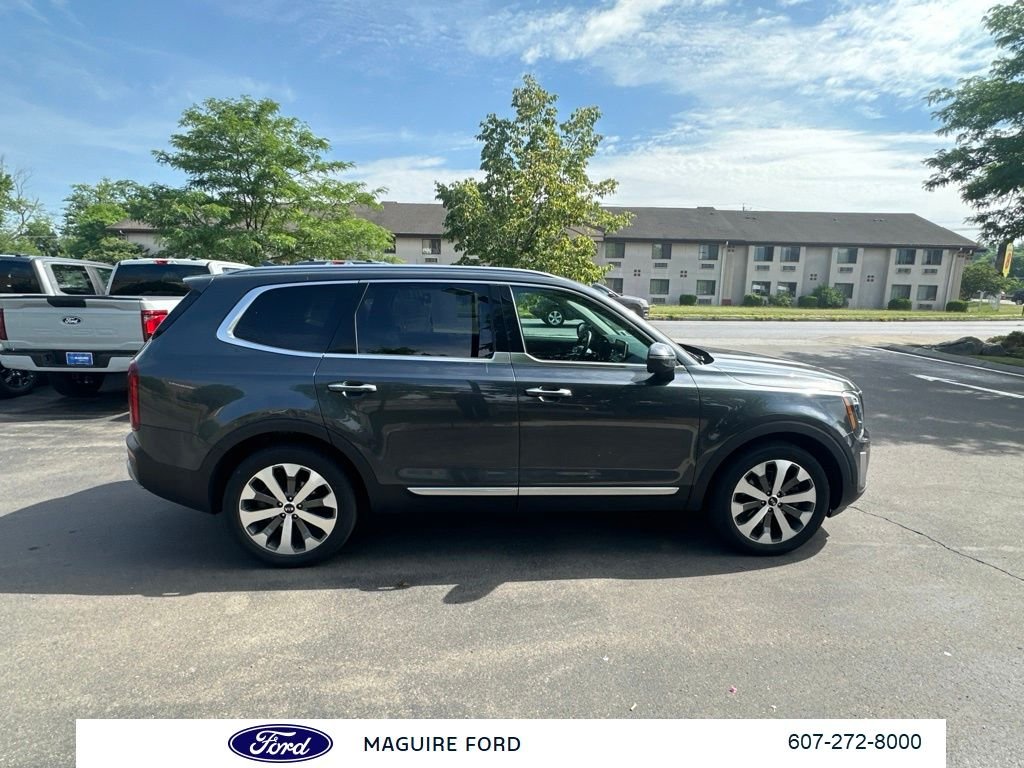 Used 2021 Gray Kia S image 3