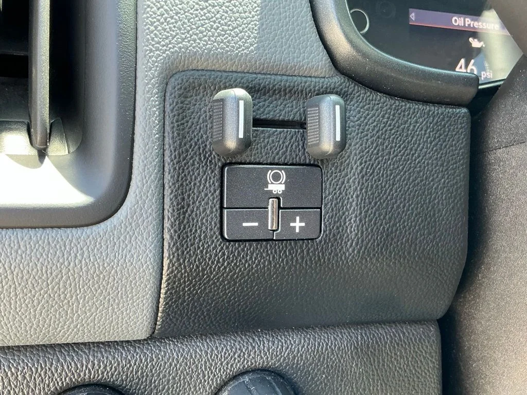 Used 2019 Blue Chevrolet Z71 image 22
