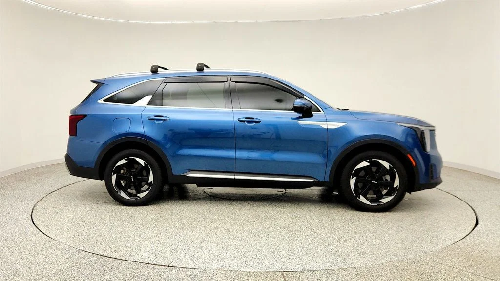 Used 2025 Mineral Blue Kia EX AWD image 4